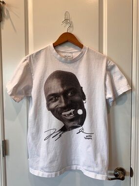 GAME CHANGER MICHAEL JORDAN T-SHIRT SIZE M